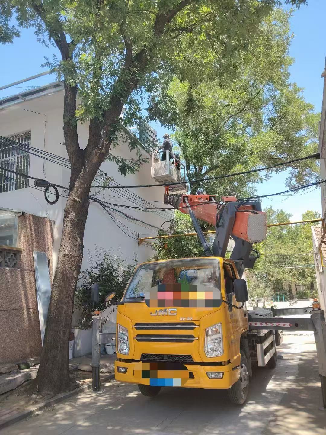 漯河市高空作业车能吊装重物吗？最大承载多少公斤？